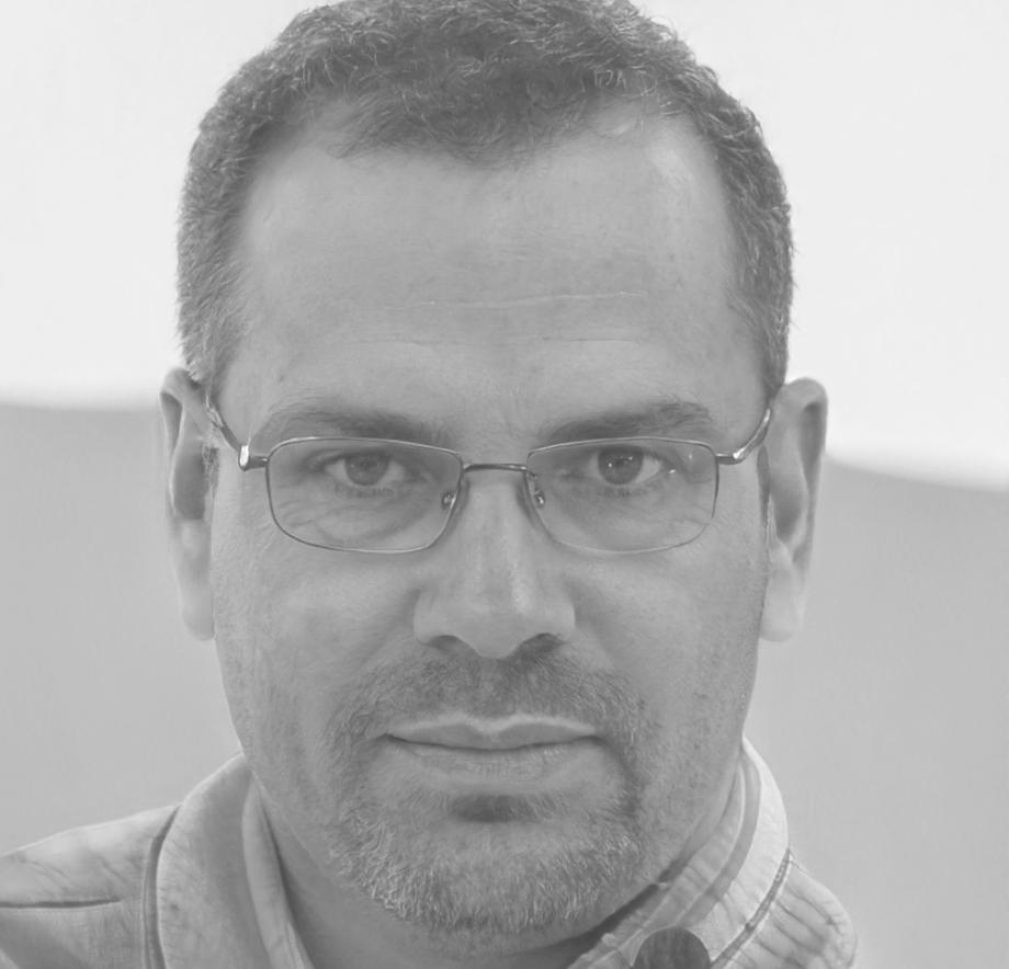 Portrait de Théo Rousseau, expert en planification stratégique